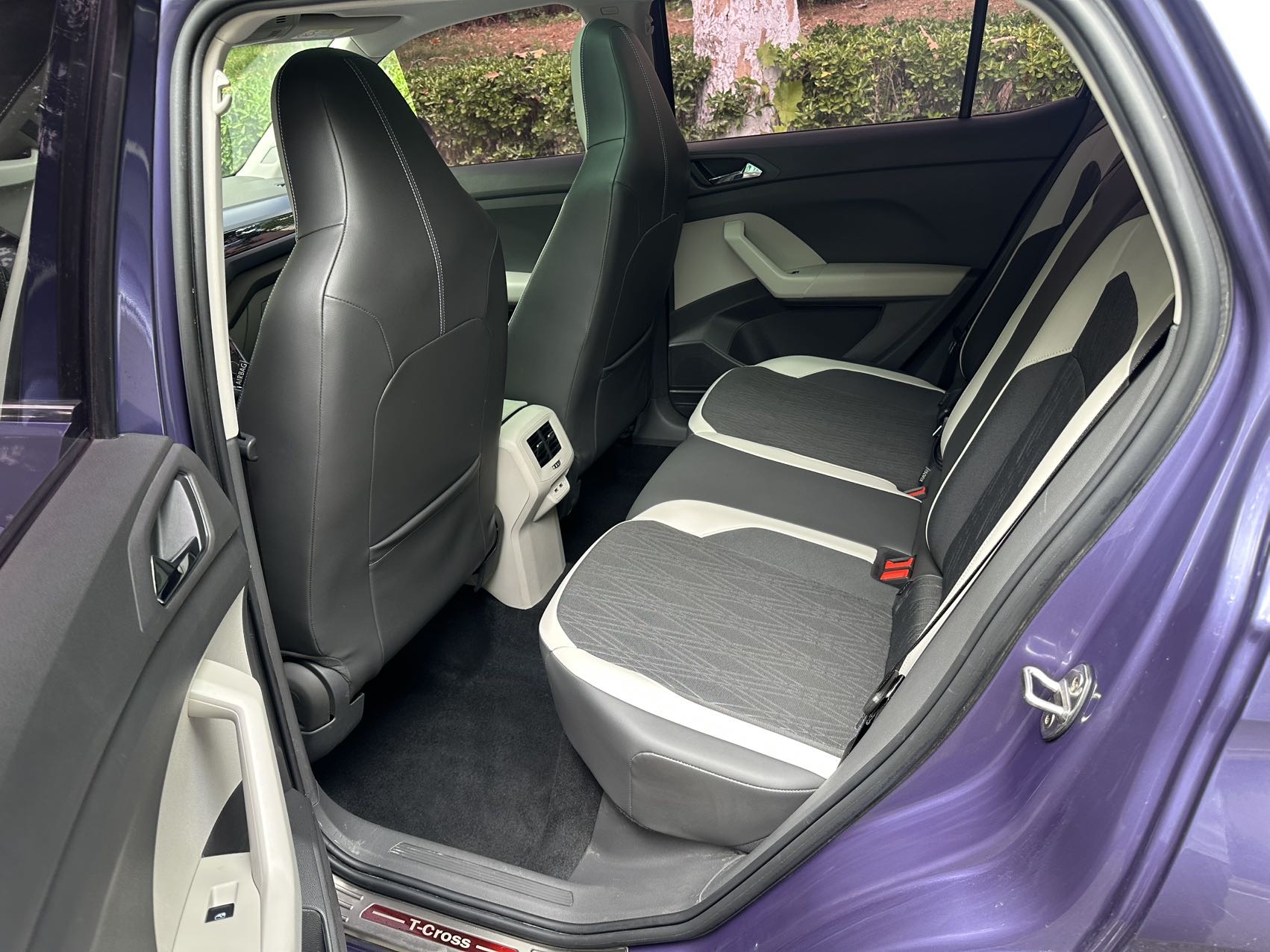 Volkswagen T-Cross 2019 immagine di auto #5