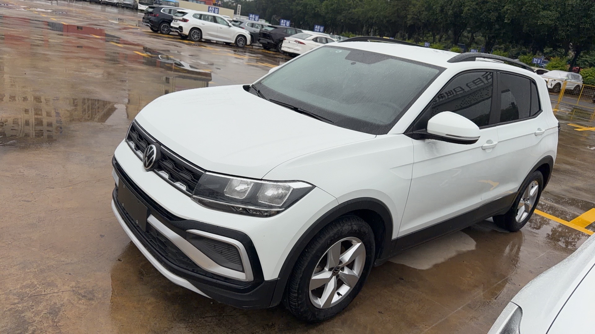 Volkswagen T-Cross 2024 Volkswagen T-Cross 2024 car image