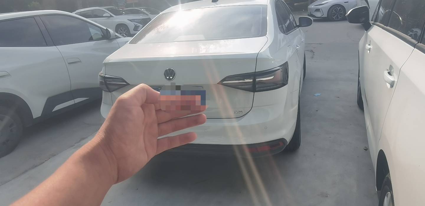 Volkswagen Lavida 2024 صورة سيارة #4