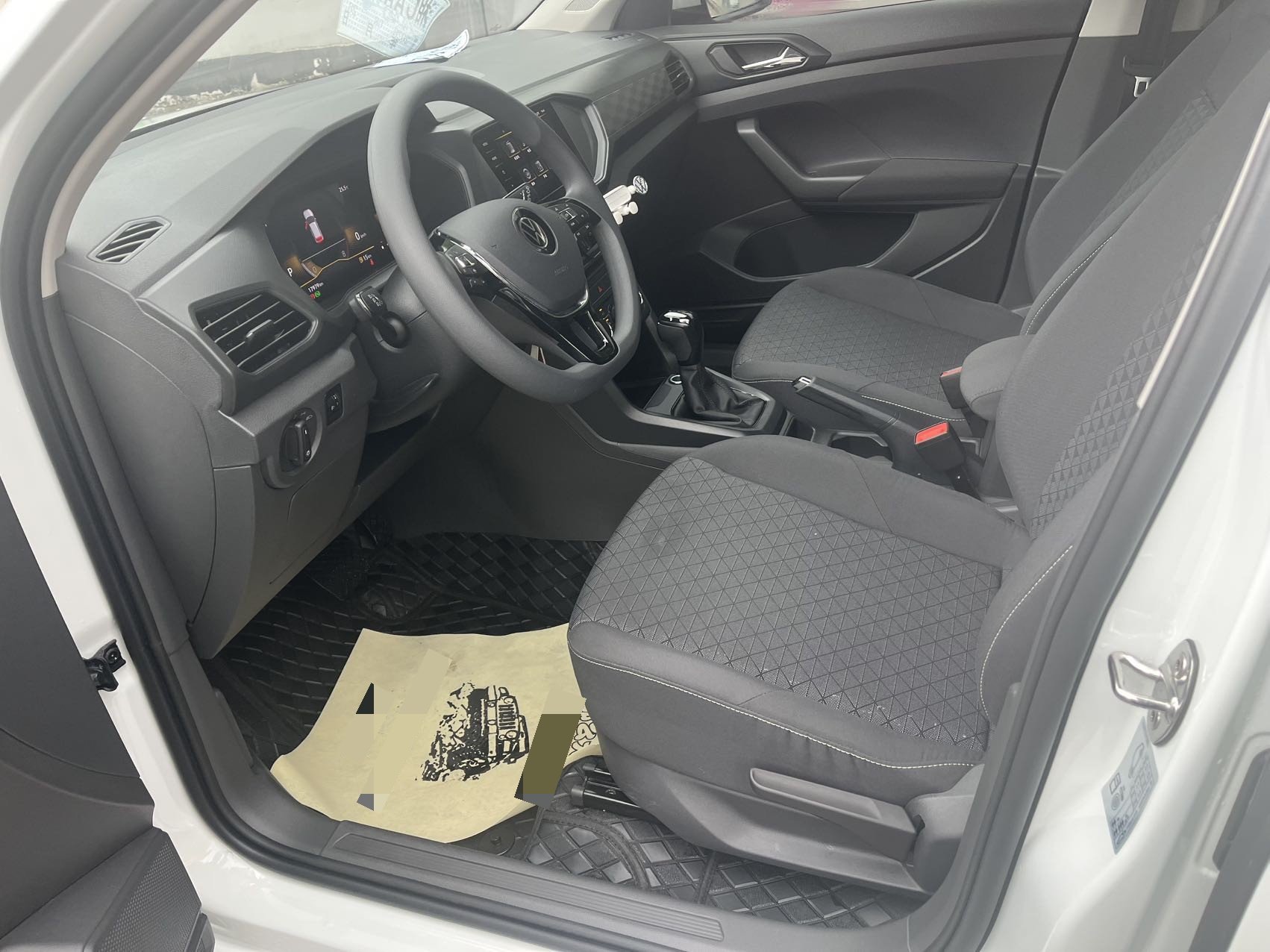 Volkswagen T-Cross 2024 car image #4