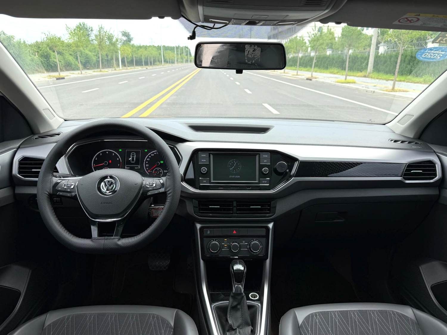 Volkswagen T-Cross 2019 #3 Volkswagen T-Cross 2019 car image #3