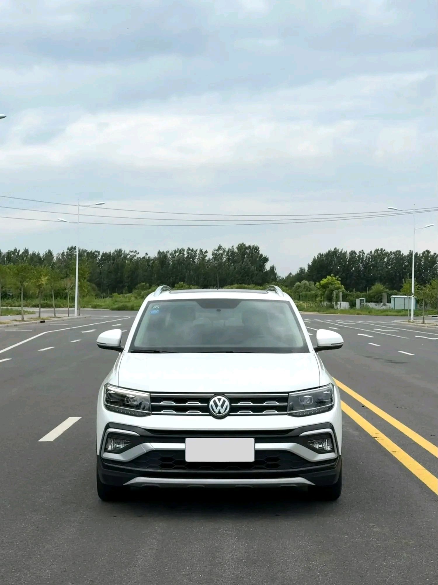 Volkswagen T-Cross 2019 #2 Volkswagen T-Cross 2019 car image #2