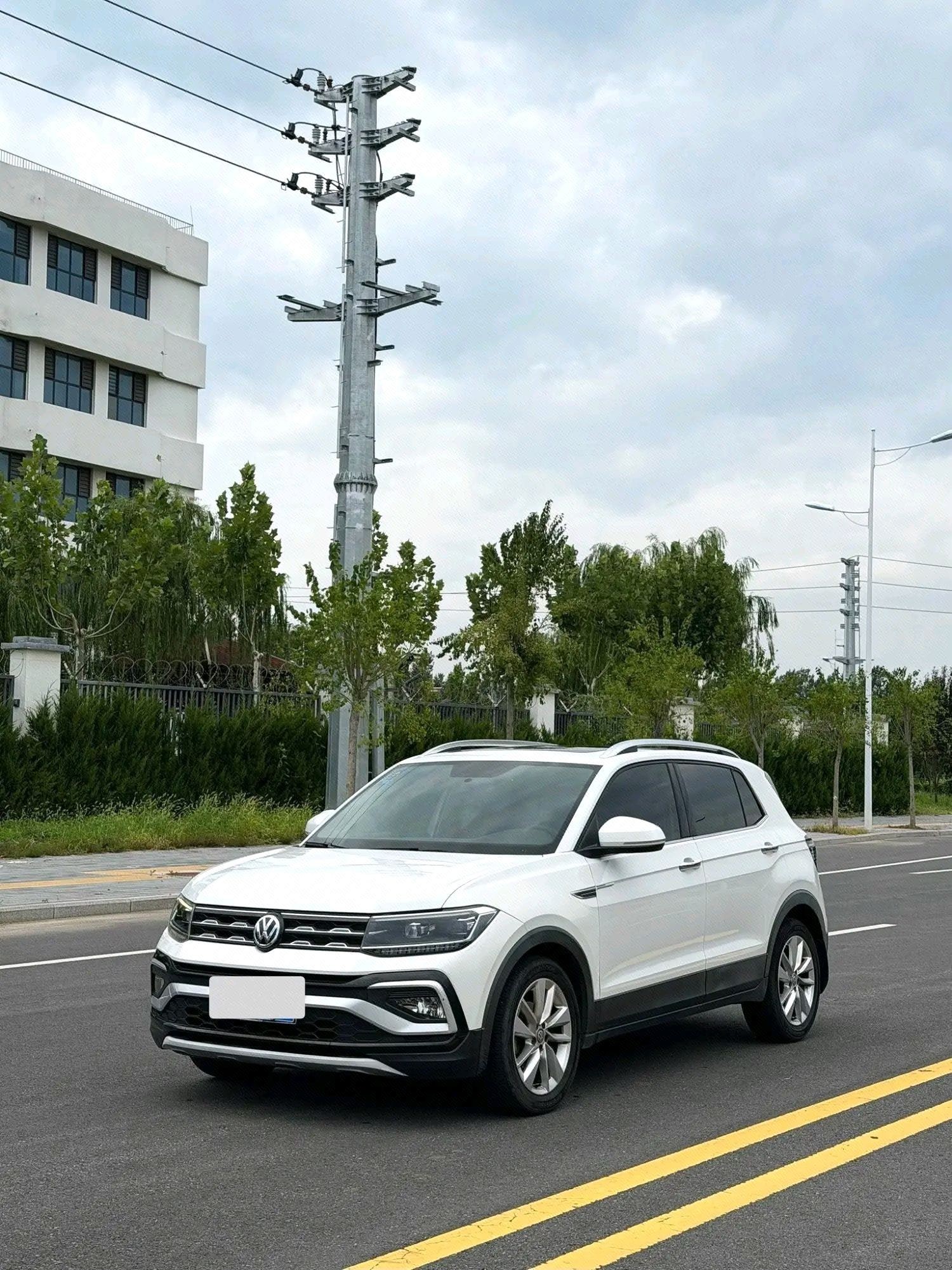Volkswagen T-Cross 2019 Volkswagen T-Cross 2019 car image