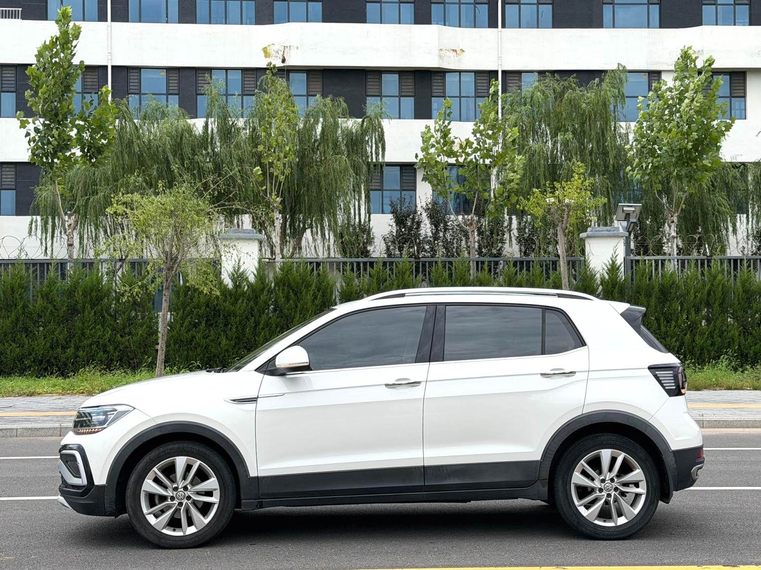 Volkswagen T-Cross 2019 #6 Volkswagen T-Cross 2019 car image #6