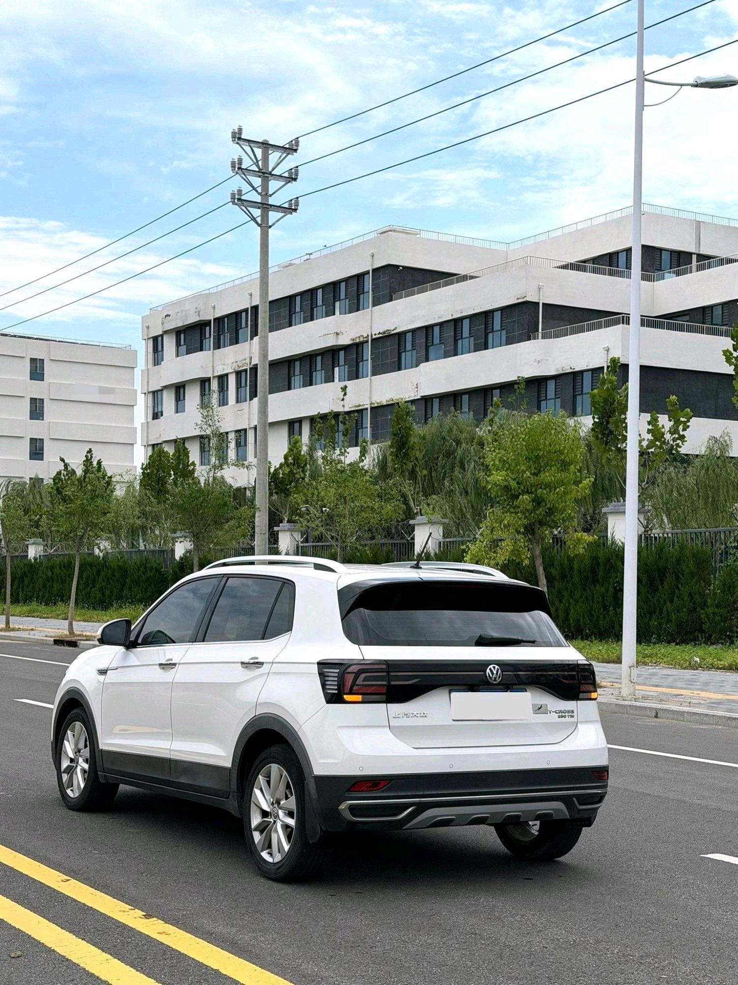 Volkswagen T-Cross 2019 #9 Volkswagen T-Cross 2019 car image #9