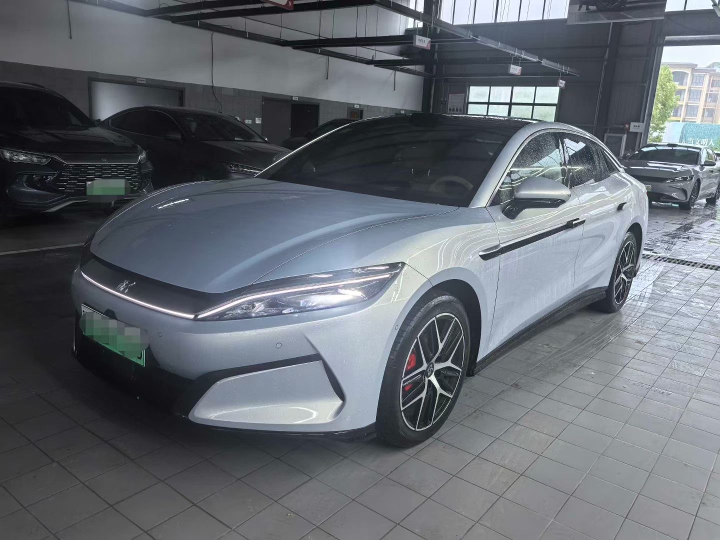 BYD HanL 2025 BYD HanL 2025 car image