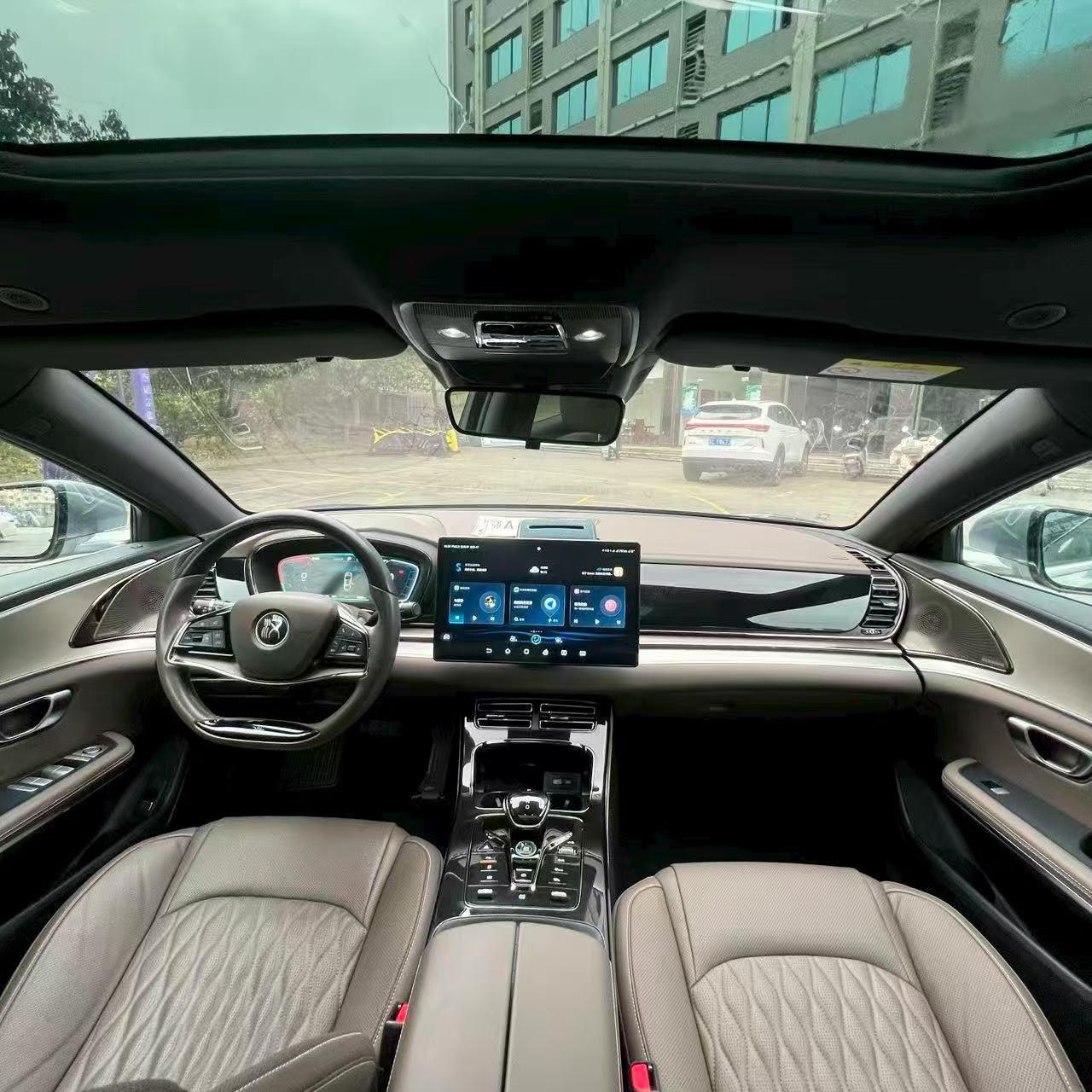 BYD Han 2023 car image #4