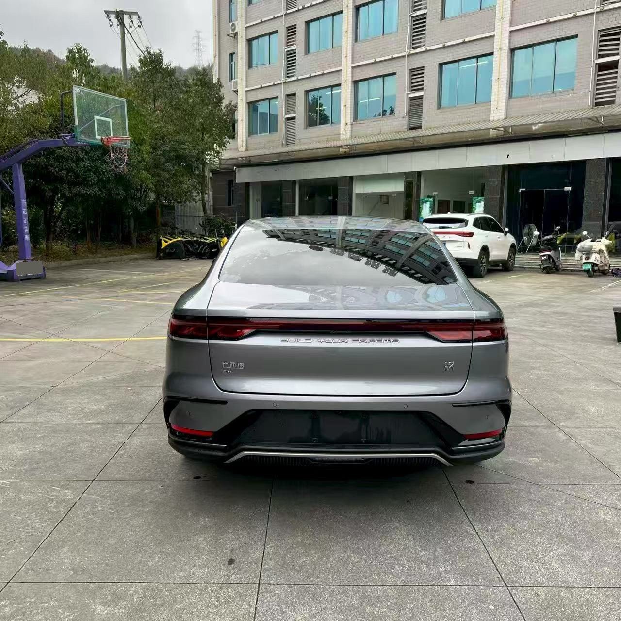 BYD Han 2023 car image #8