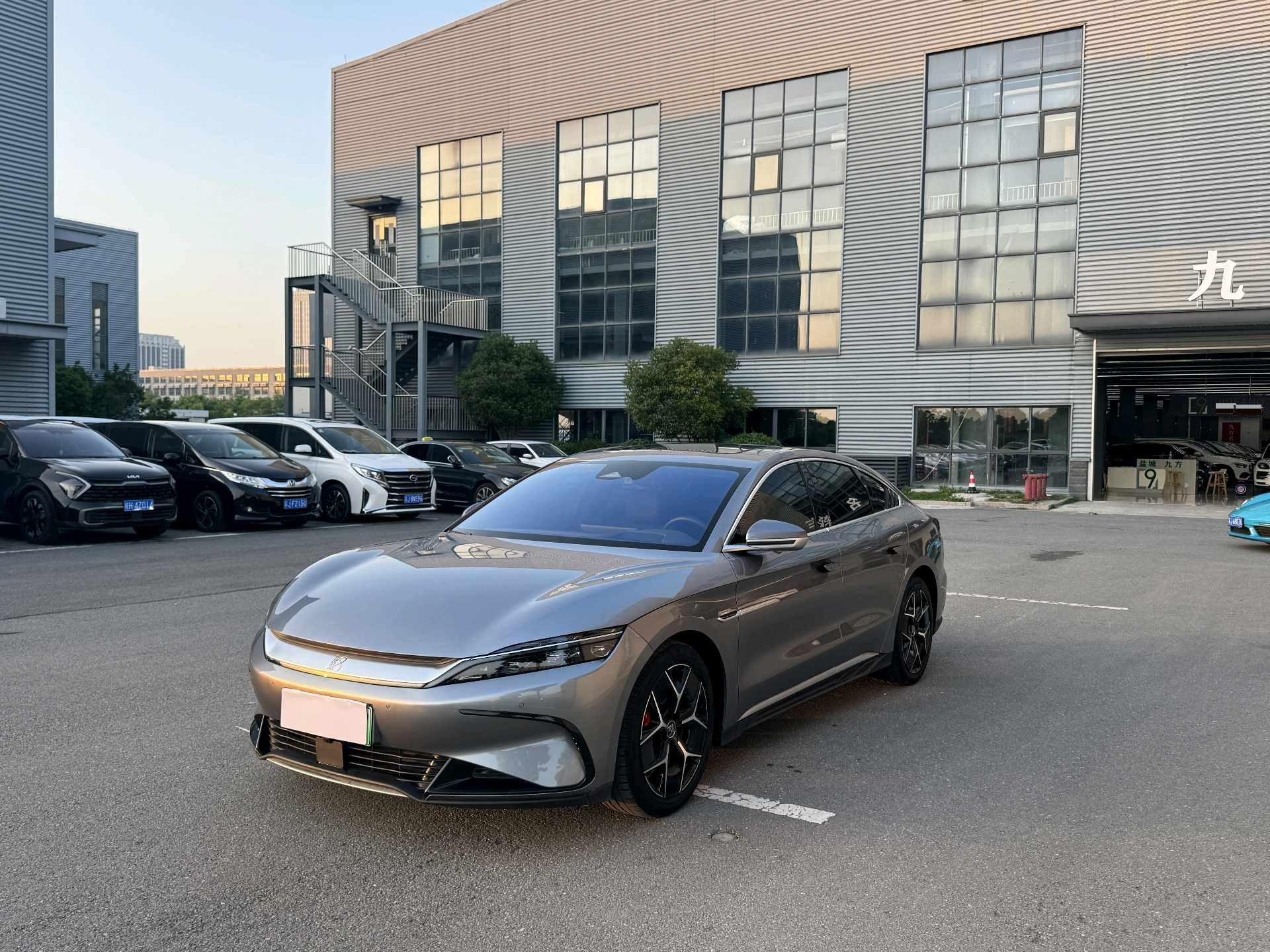 BYD Han 2023 BYD Han 2023 car image