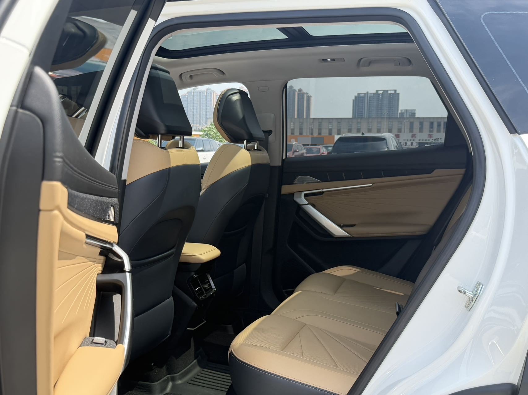 GEELY Boyue L 2023 image de voiture #6