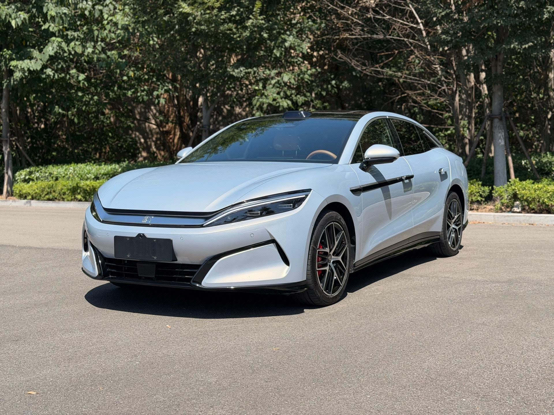 BYD HanL 2025 BYD HanL 2025 car image