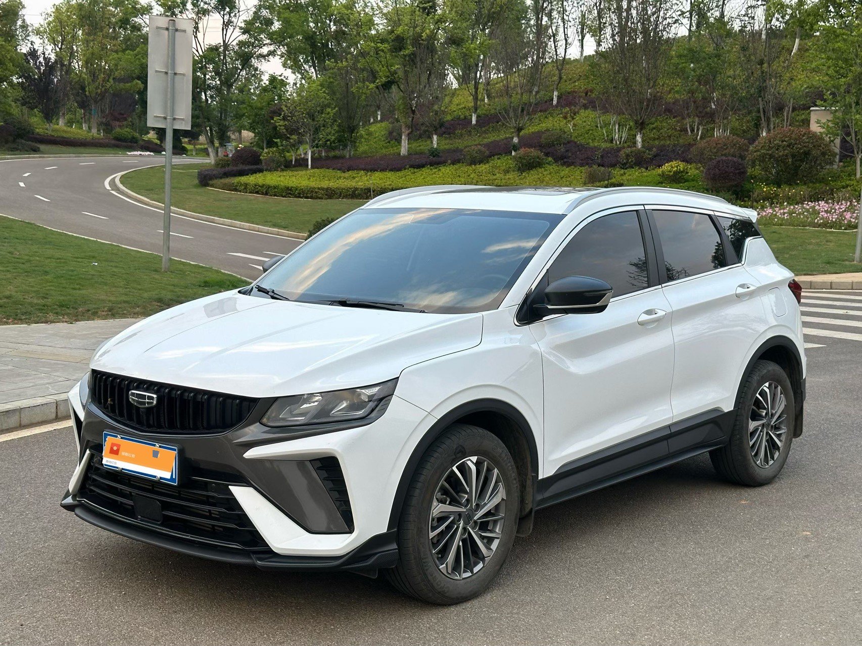 GEELY Coolray 2023 car image 