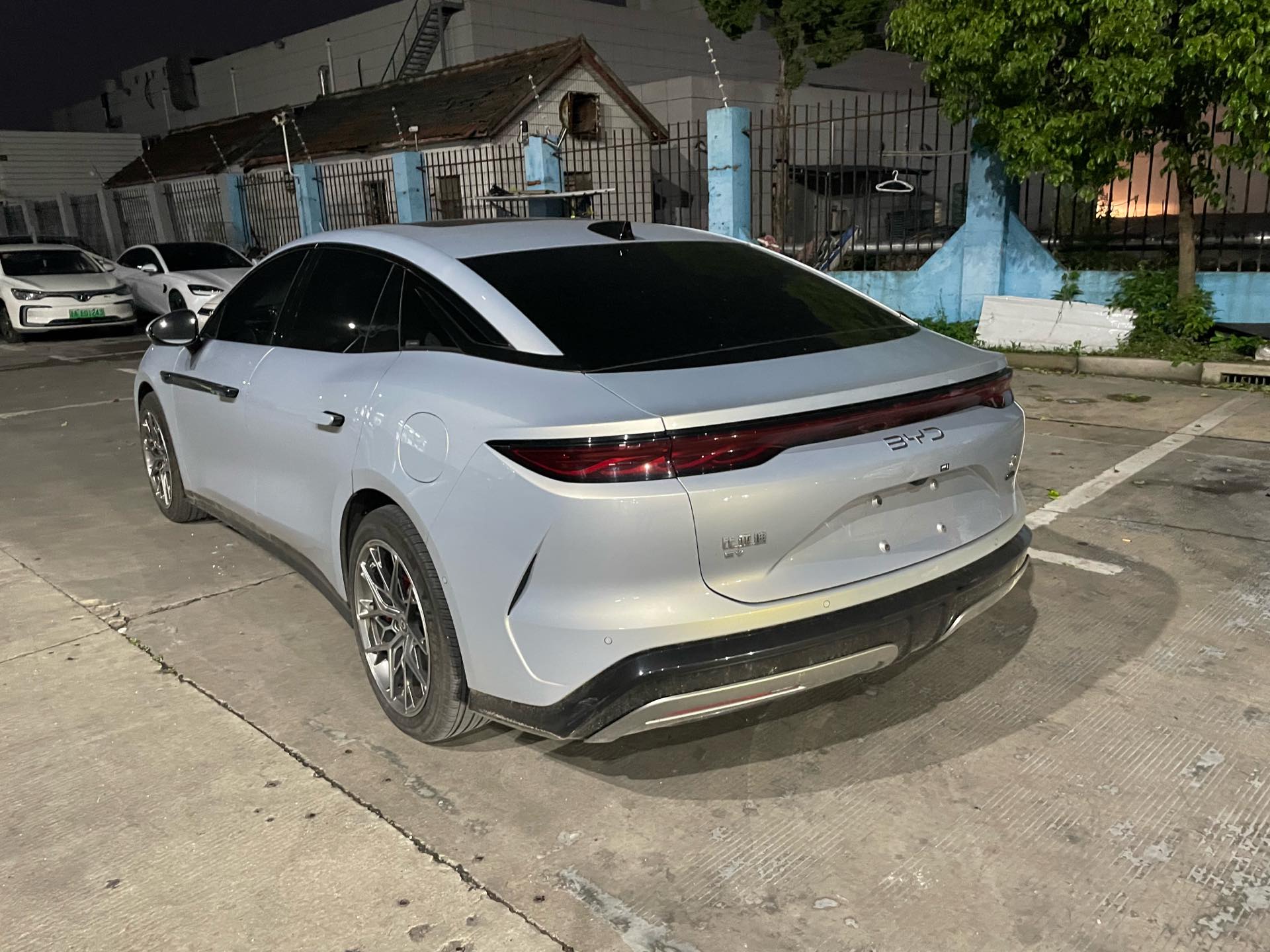 BYD HanL 2025 #9 BYD HanL 2025 صورة سيارة #9