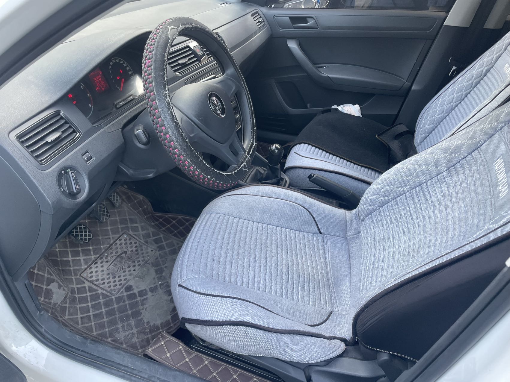 Volkswagen Santana 2023 immagine di auto #2