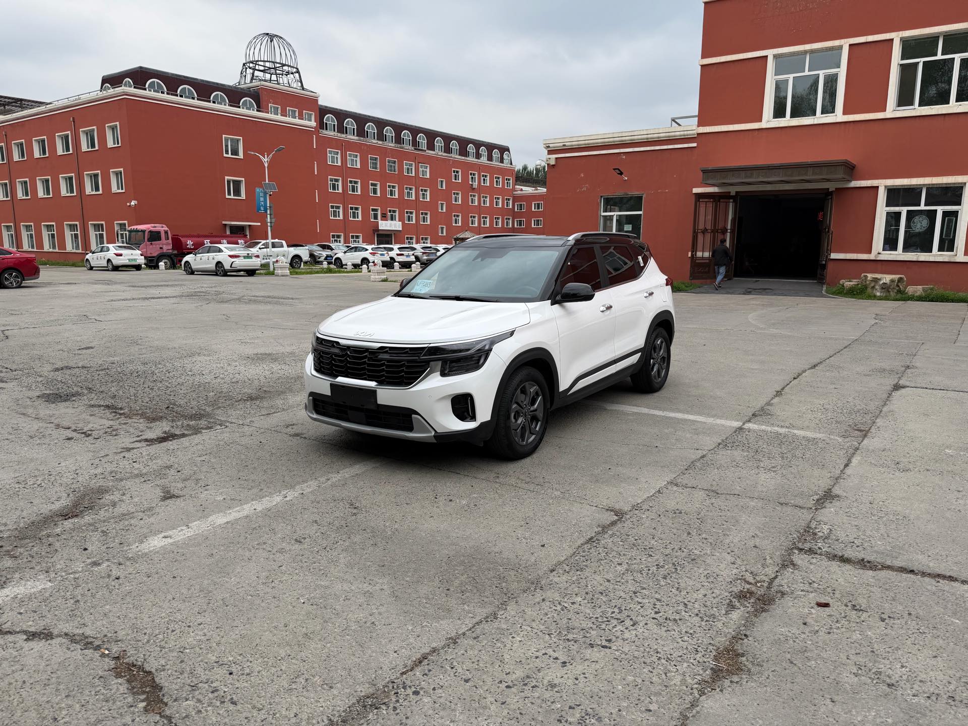 Kia Seltos 2023 Kia Seltos 2023 car image