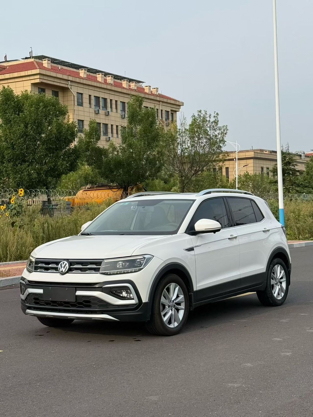 Volkswagen T-Cross 2020 car image 