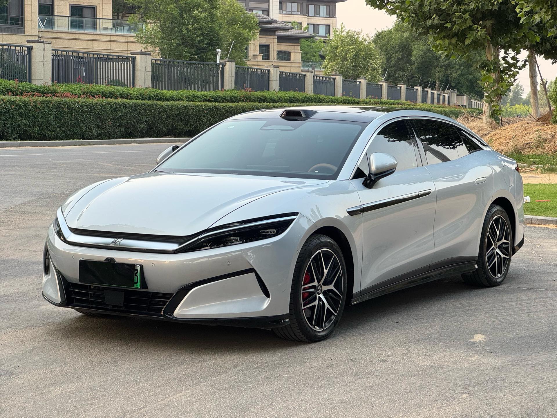 BYD HanL 2025 BYD HanL 2025 car image