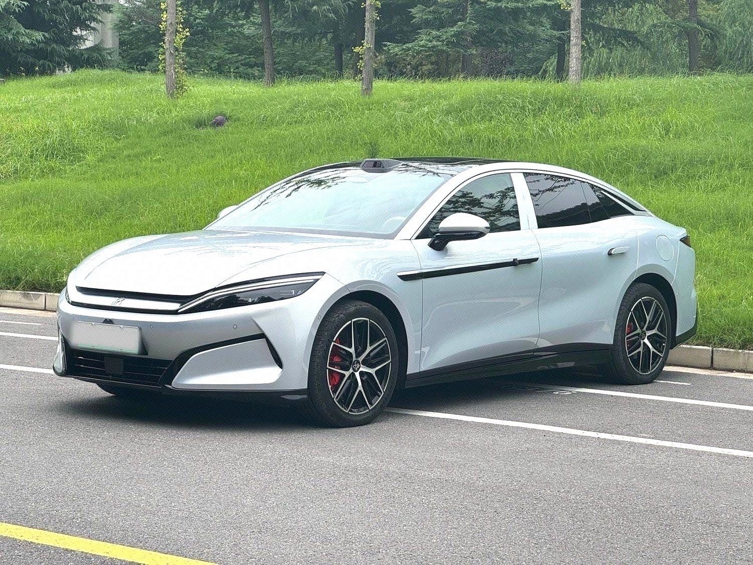 BYD HanL 2025 car image 