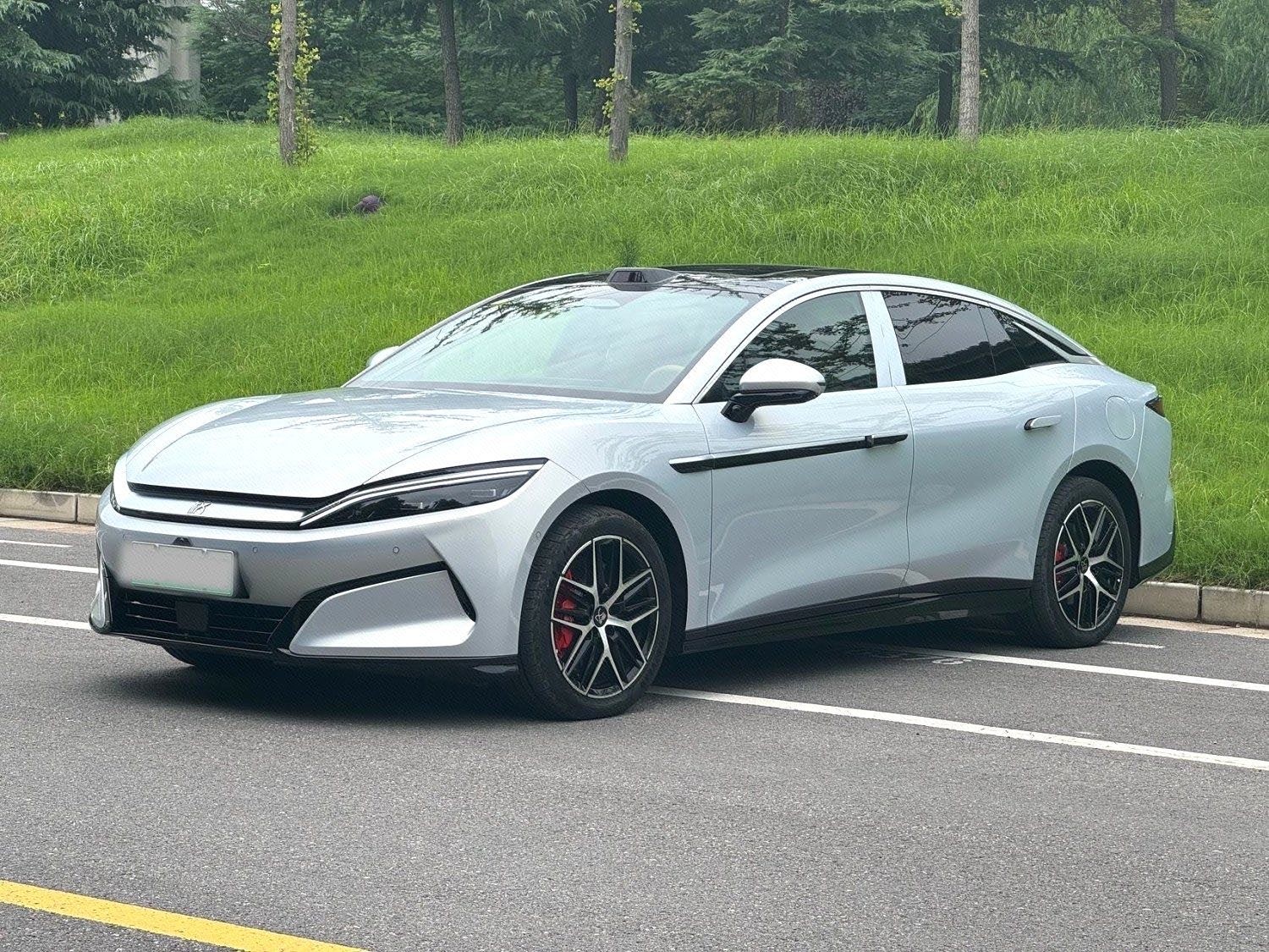 BYD HanL 2025 car image 