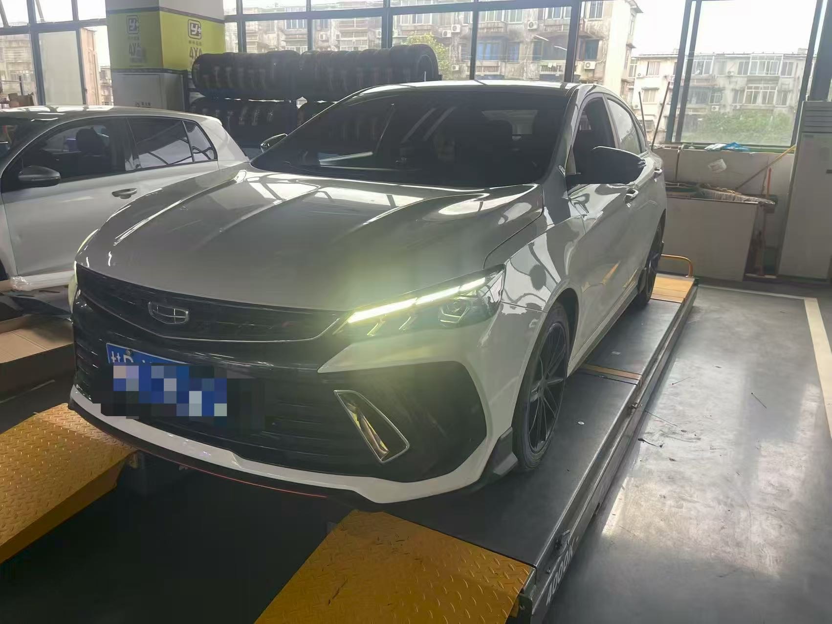 GEELY Binray 2023 immagine di auto 