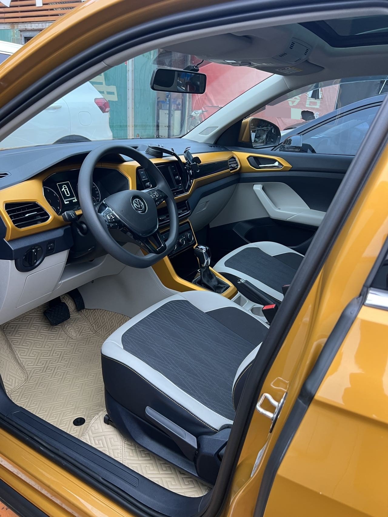Volkswagen T-Cross 2019 #3 Volkswagen T-Cross 2019 car image #3