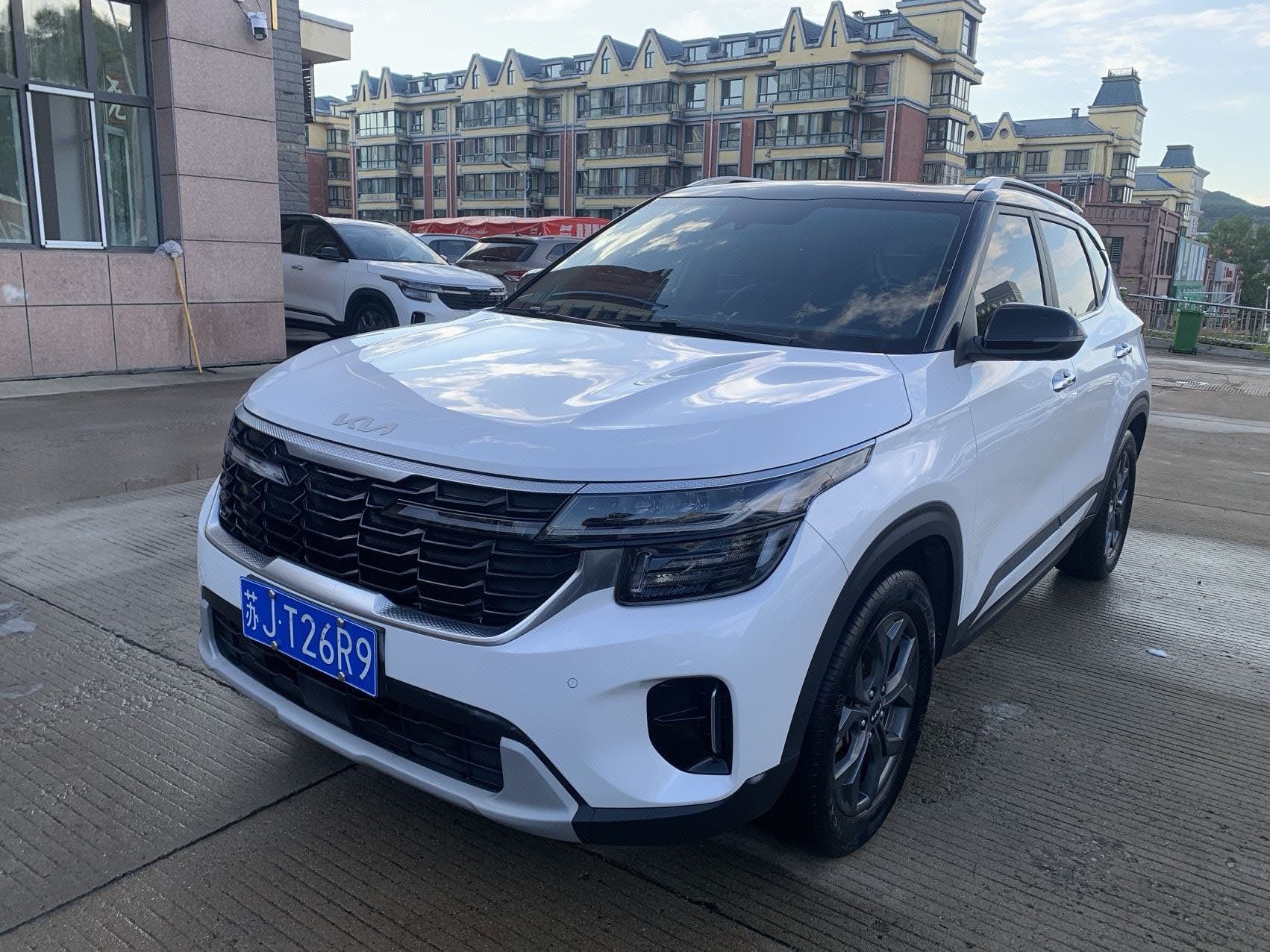 Kia Seltos 2023 car image 
