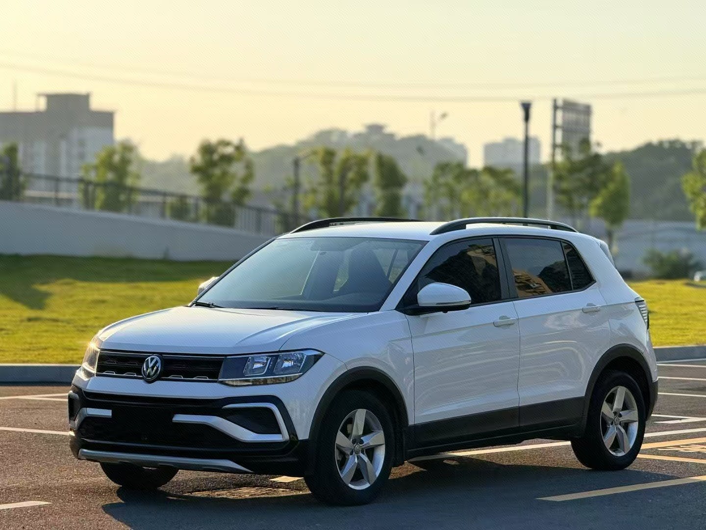 Volkswagen T-Cross 2020 Volkswagen T-Cross 2020 car image