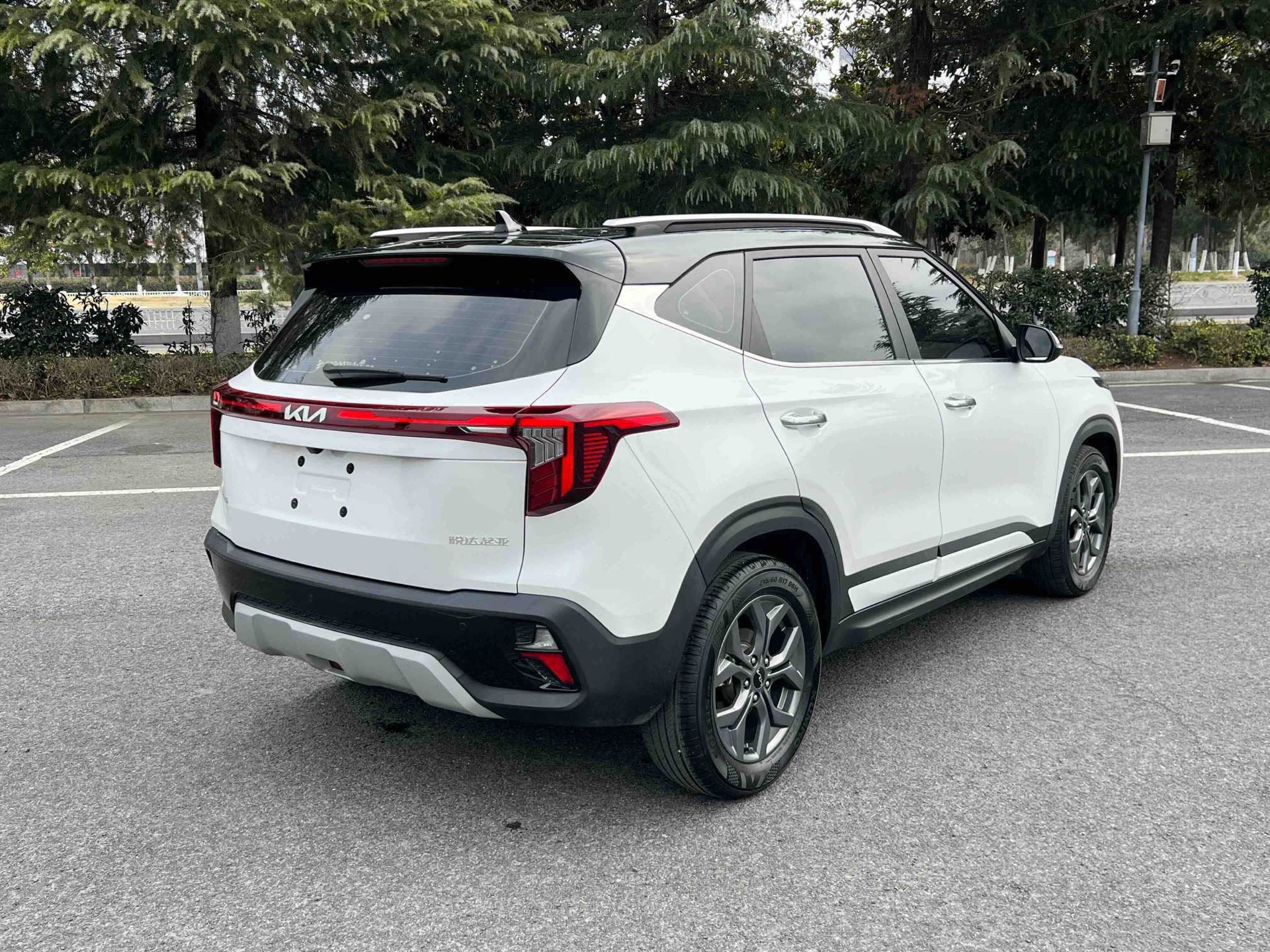 Kia Seltos 2023 #3 Kia Seltos 2023 car image #3