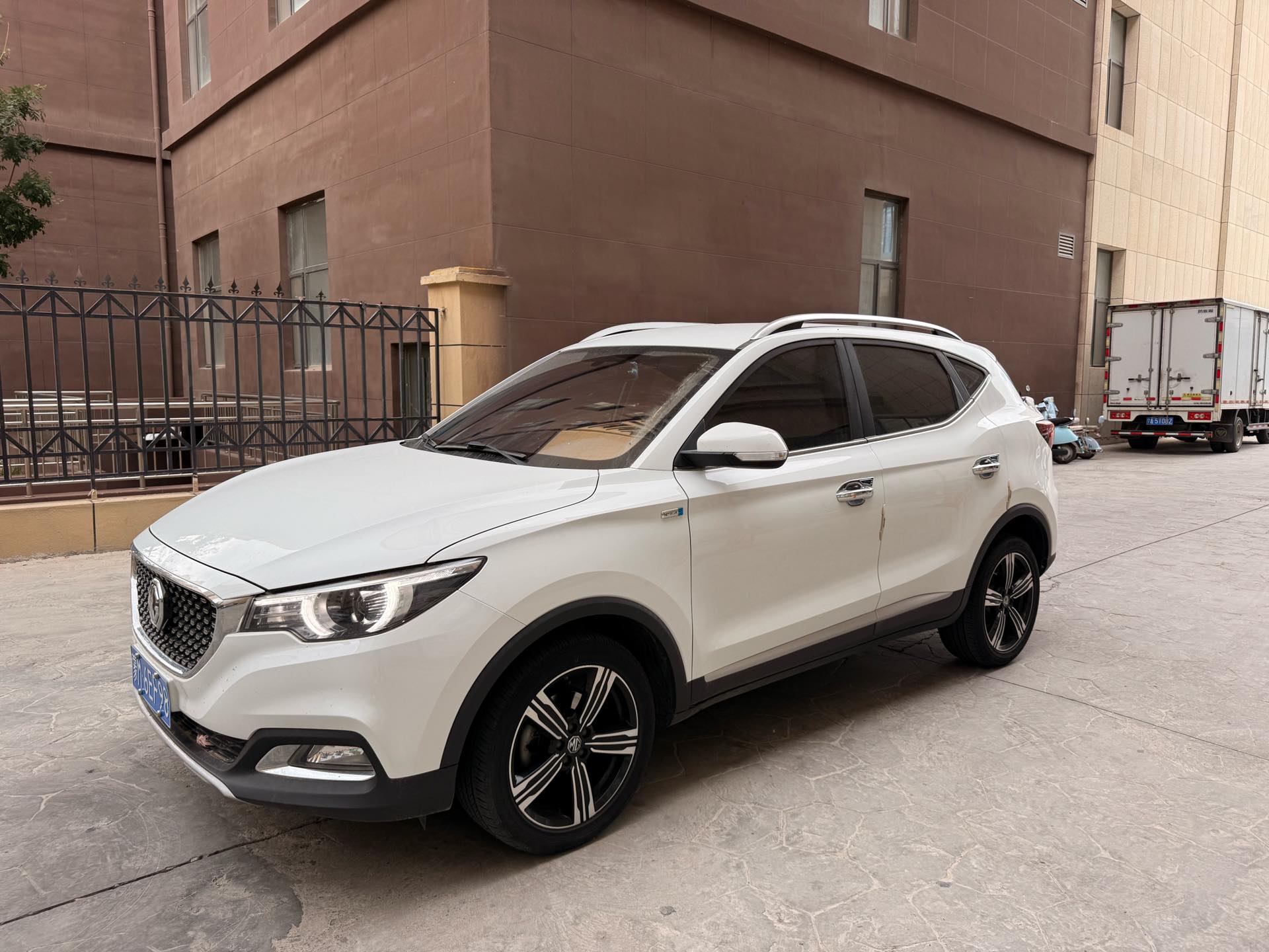 MG ZS 2018 MG ZS 2018 car image