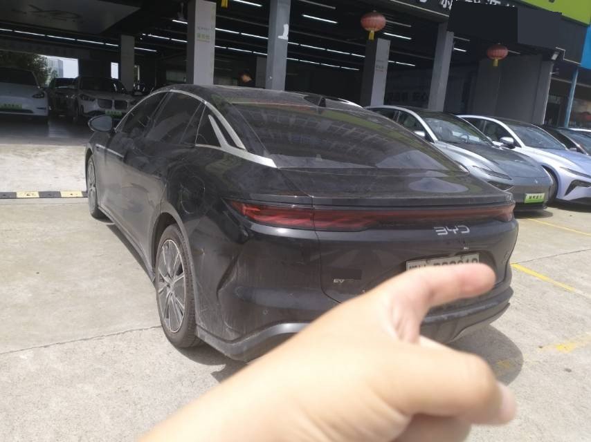 BYD HanL 2025 صورة سيارة #4