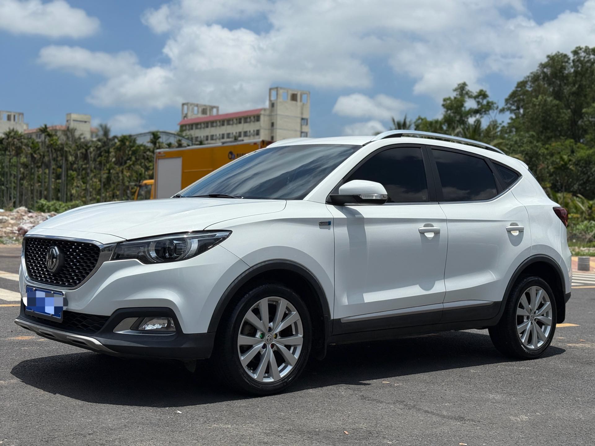 MG ZS 2017 MG ZS 2017 car image