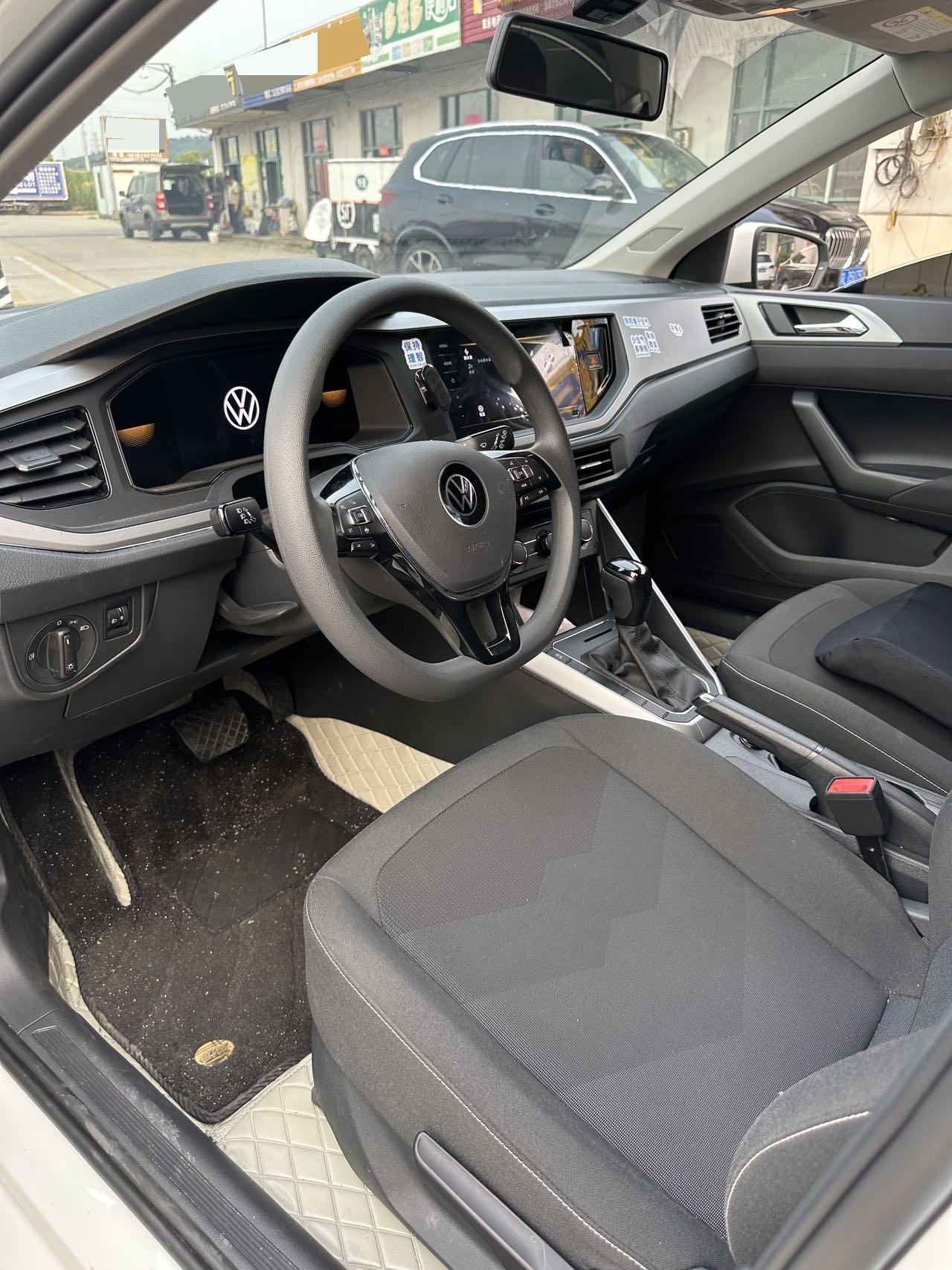 Volkswagen Polo 2024 car image #5