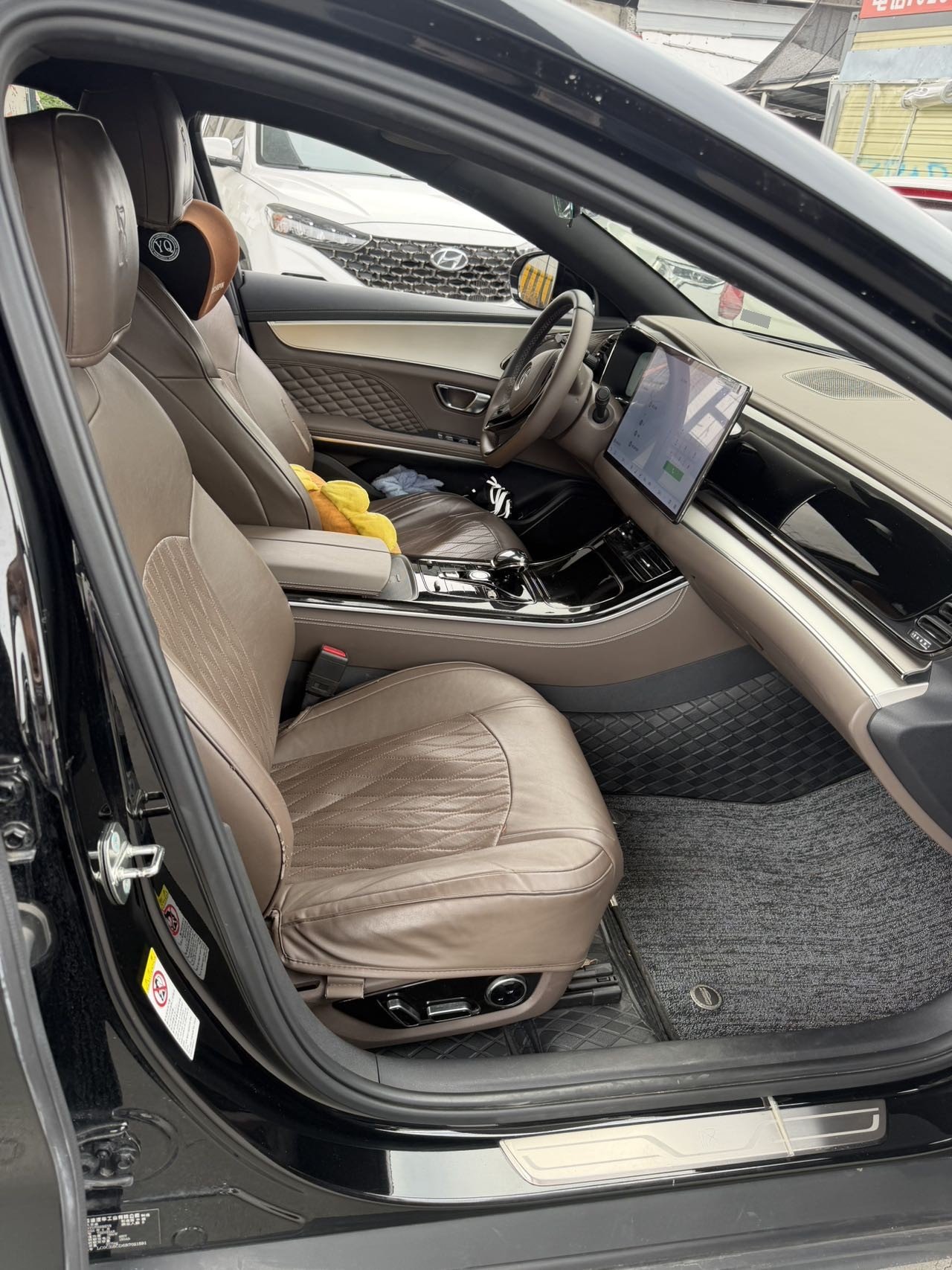 BYD Han 2024 car image #8