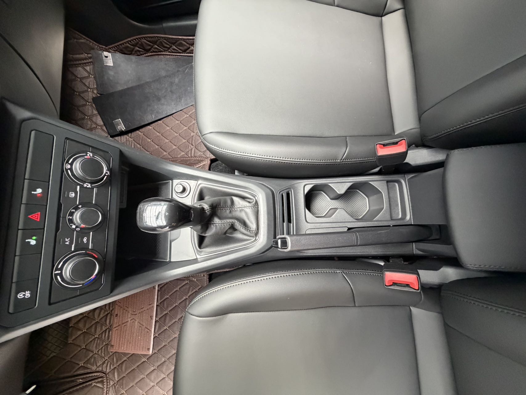 Volkswagen Tacqua 2022 car image #11