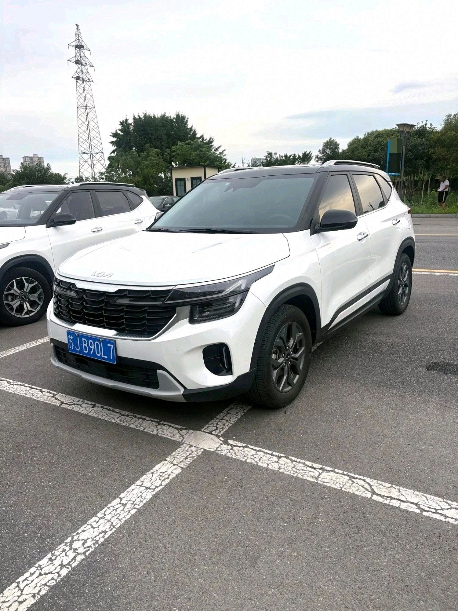 Kia Seltos 2023 Kia Seltos 2023 car image