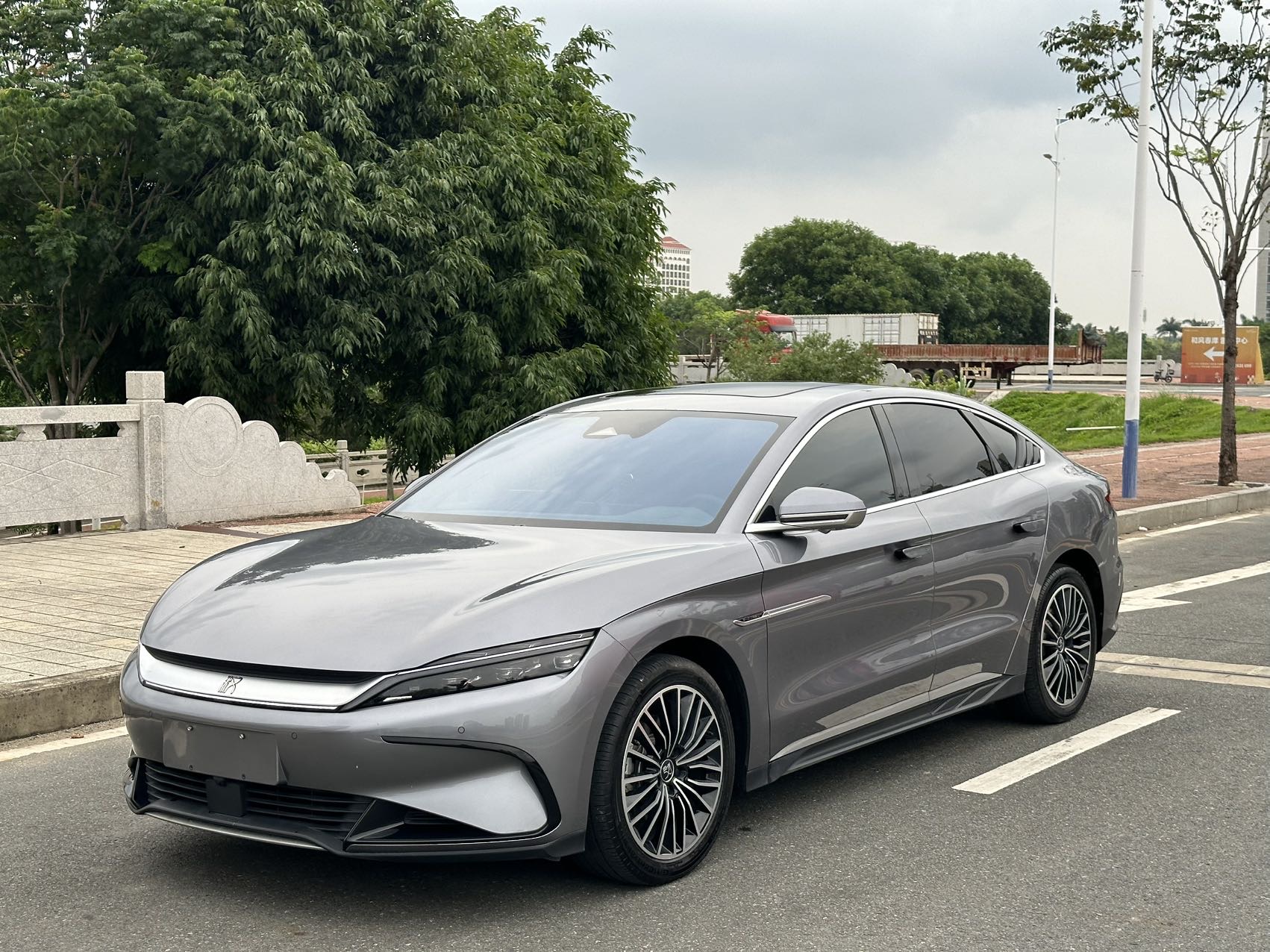BYD Han 2023 BYD Han 2023 car image