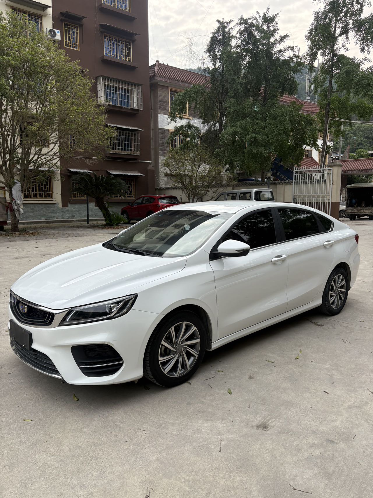 GEELY Binray 2019 car image 