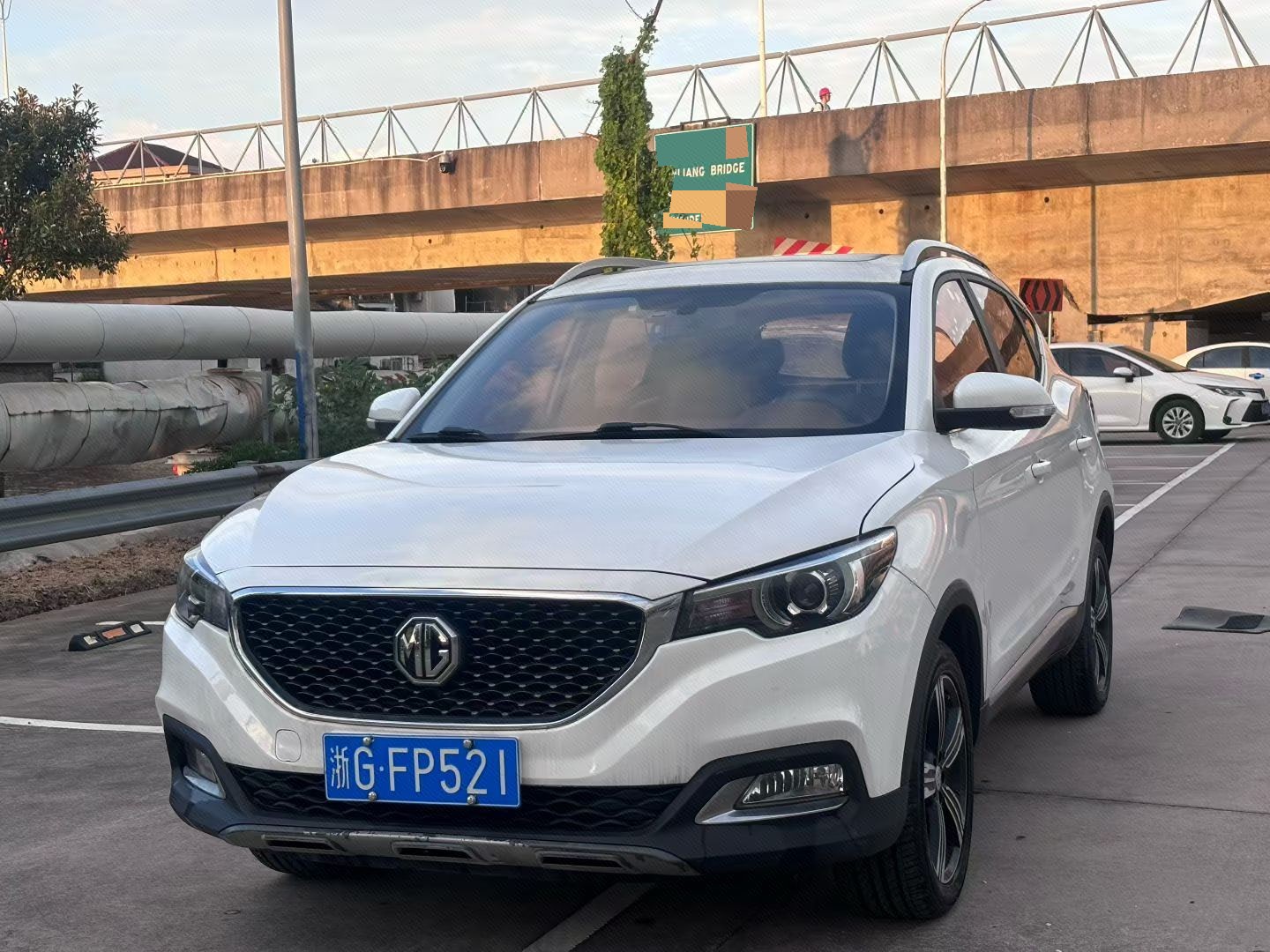 MG ZS 2017 MG ZS 2017 car image