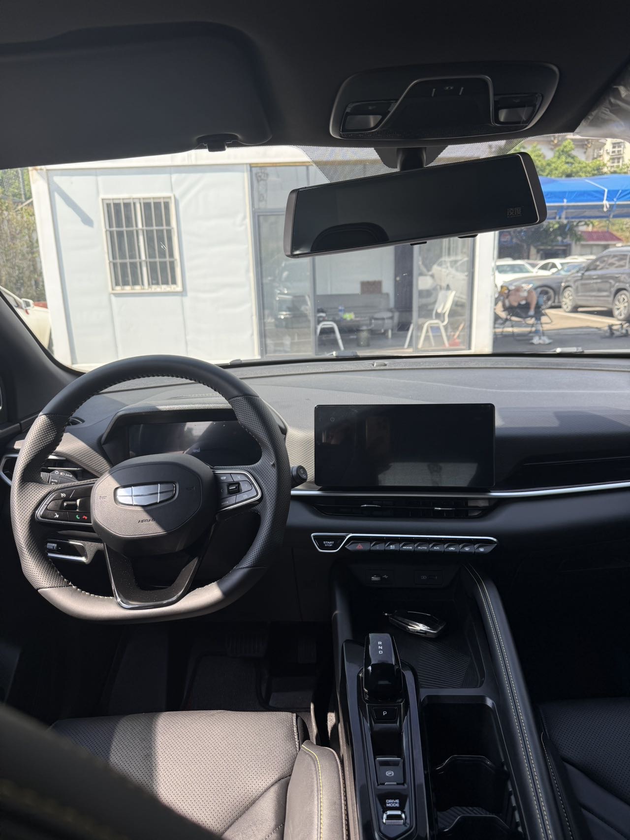 GEELY Coolray 2025 image de voiture #9