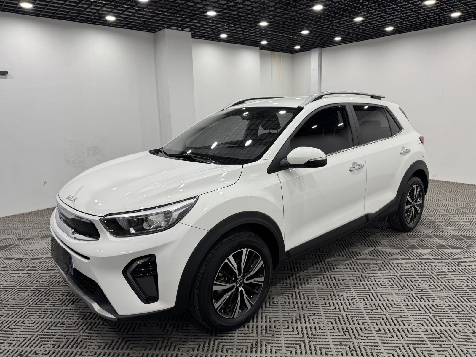 Kia KX1 2022 car image 