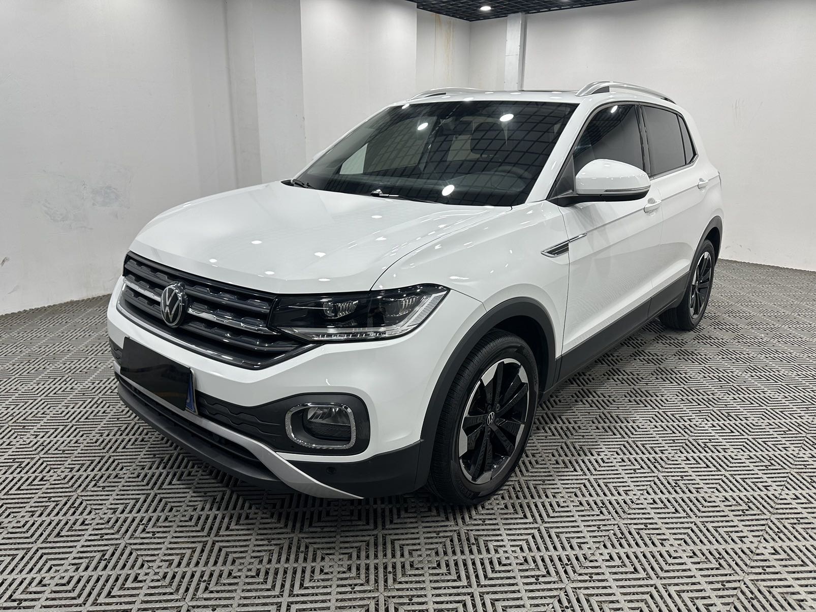 Volkswagen Tacqua 2021 car image 