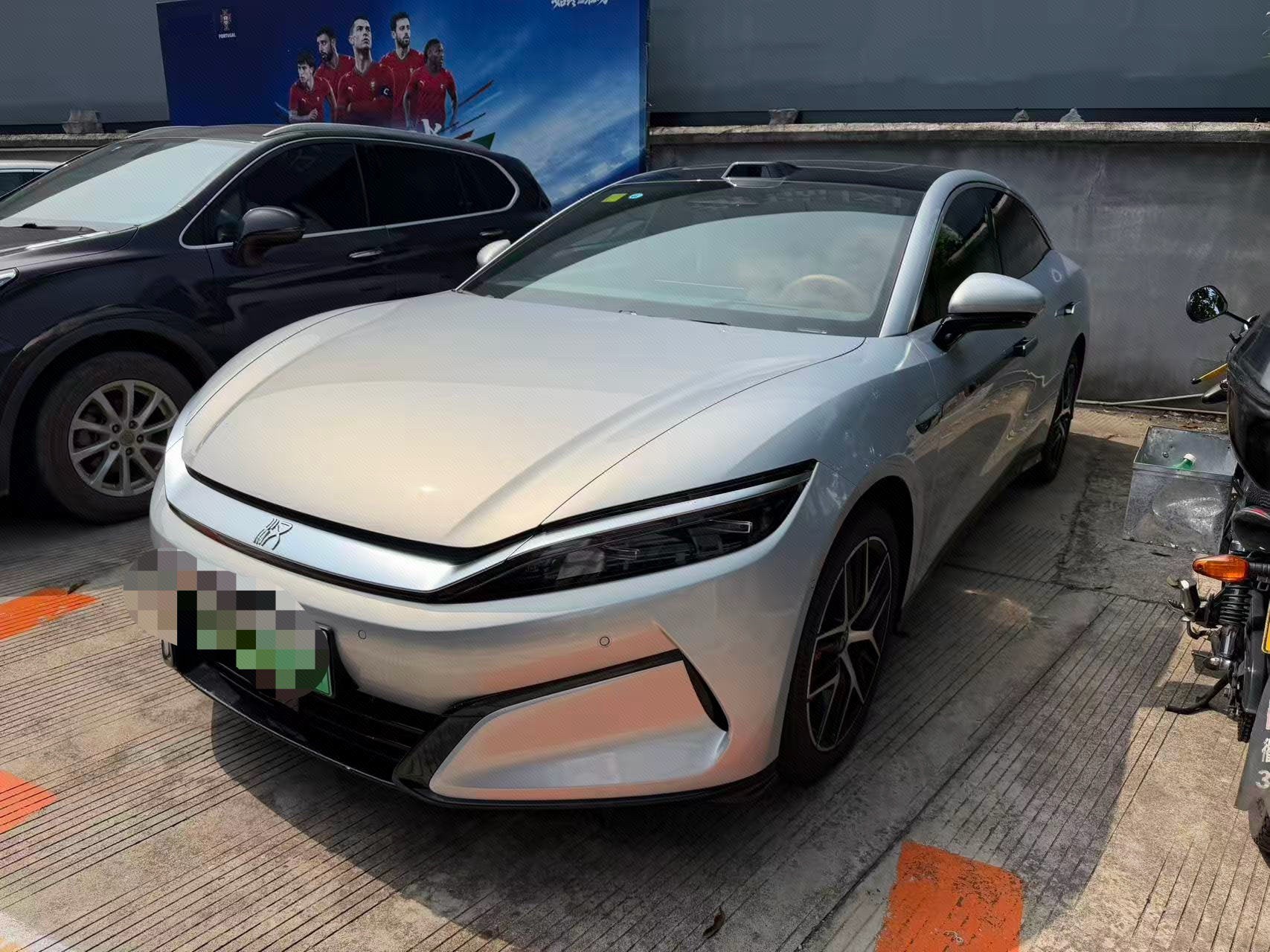 BYD HanL 2025 BYD HanL 2025 car image