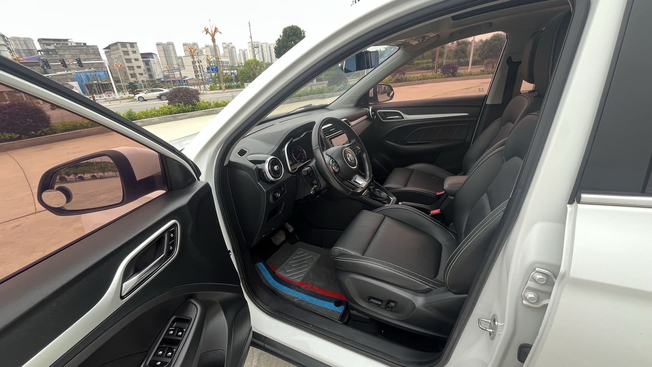 MG ZS 2019 image de voiture #9