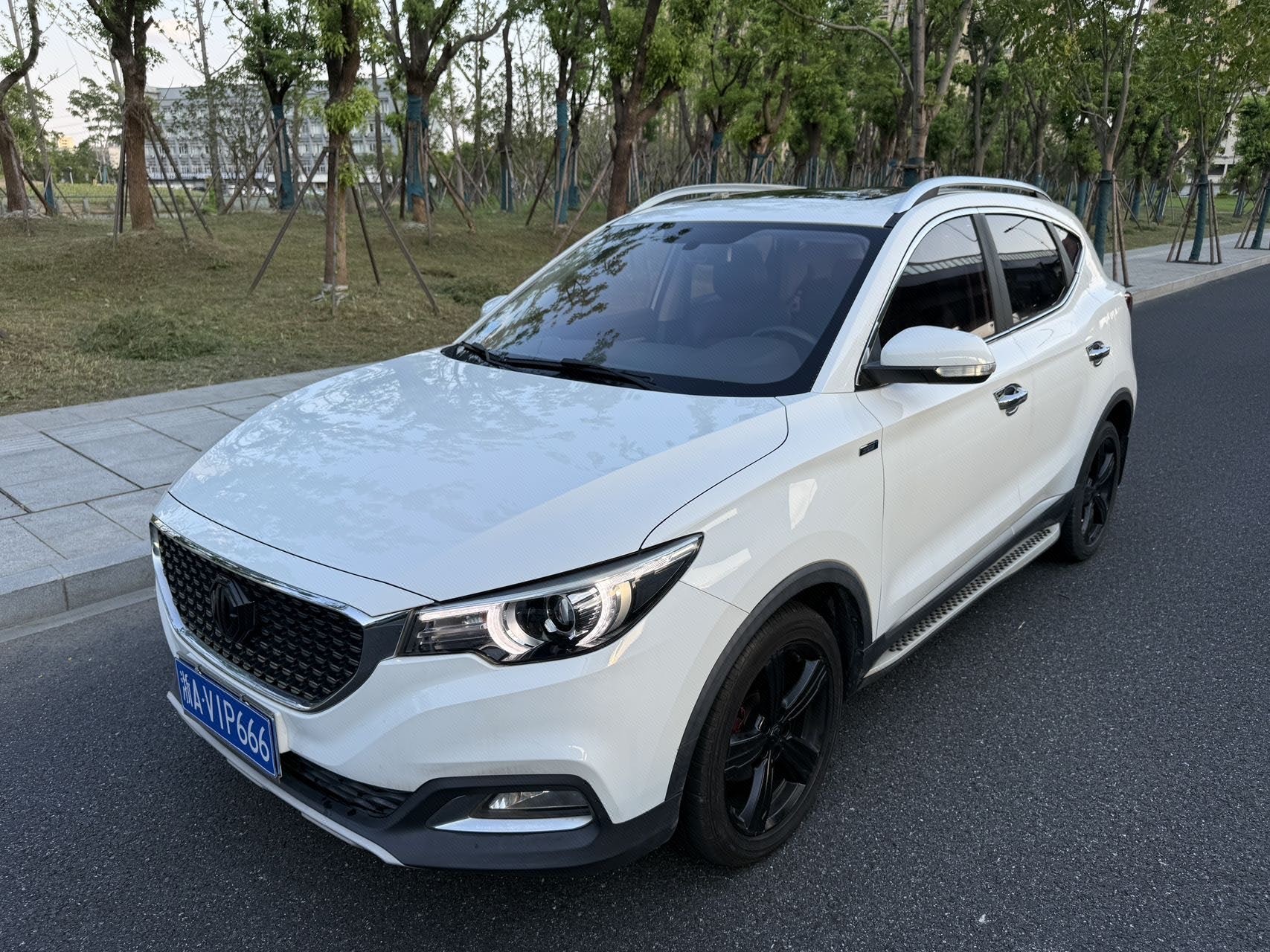 MG ZS 2019 car image 