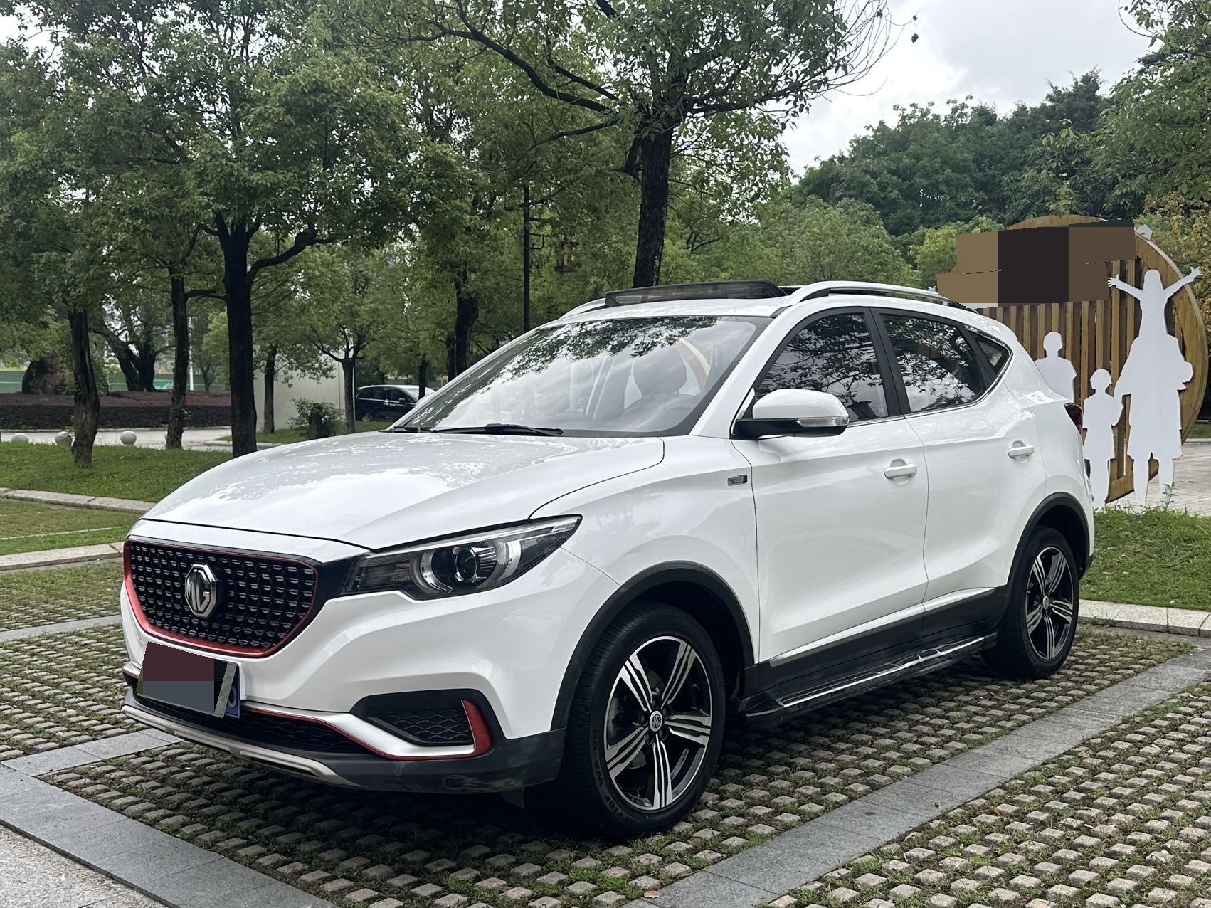 MG ZS 2017 MG ZS 2017 car image