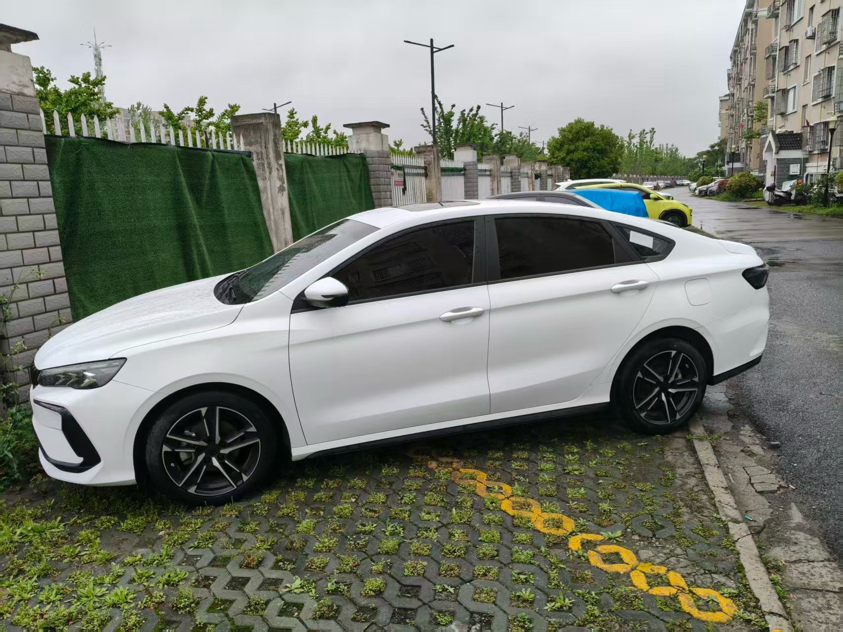 GEELY Binray 2023 #2 GEELY Binray 2023 изображение автомобиля #2