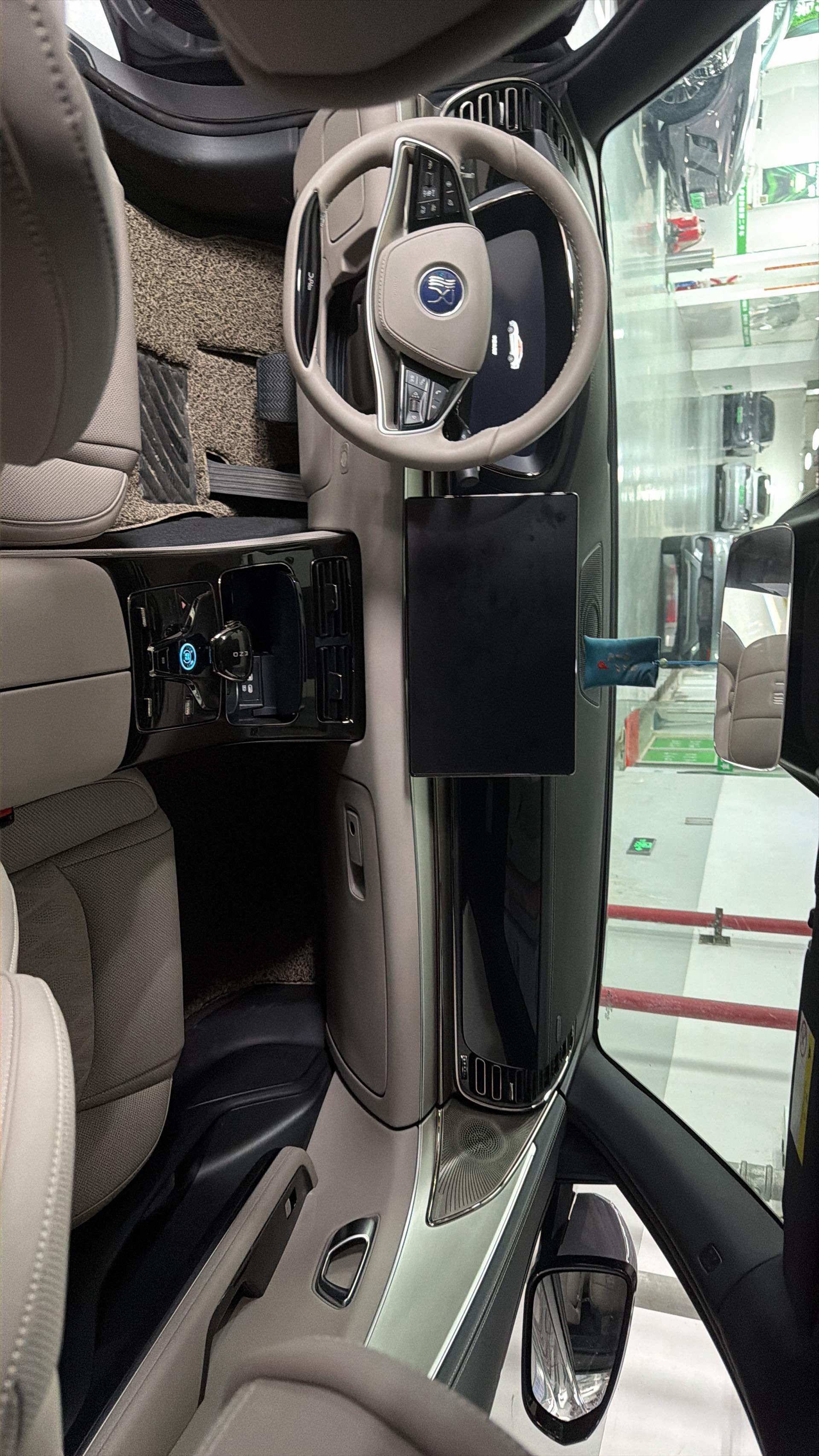 BYD Han 2025 #3 BYD Han 2025 car image #3