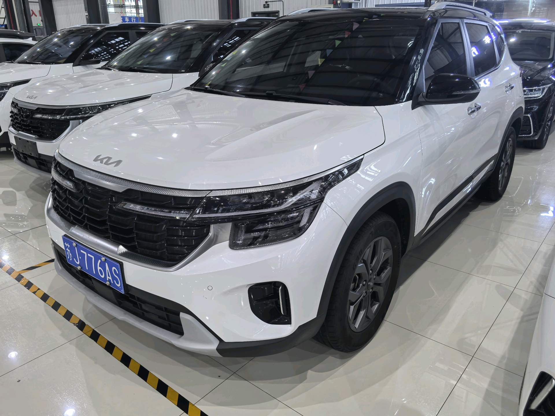 Kia Seltos 2023 Kia Seltos 2023 car image