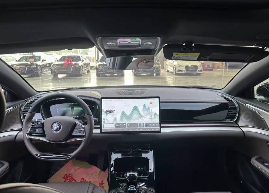 BYD Han 2024 car image #5