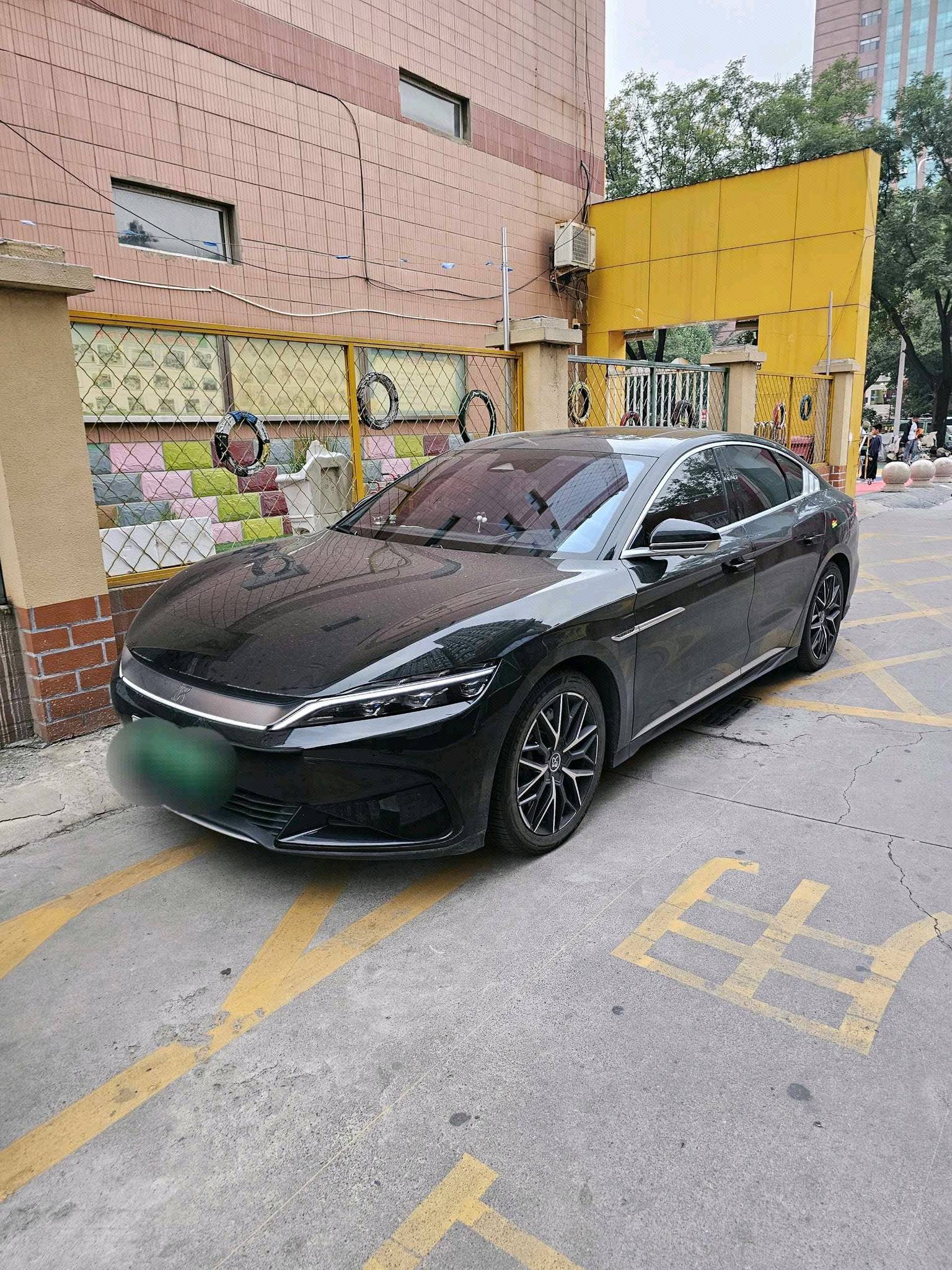BYD Han 2023 BYD Han 2023 car image